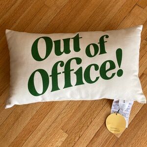 Oui Studio Cotton Pillow “Out of Office” in green